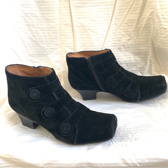 One Of 2 Black Suede Witchy heeled Booties 38.5 - Picture 9 of 15
